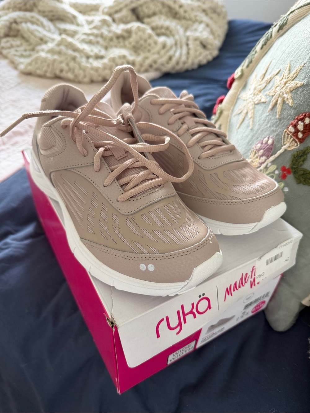 Ryka Women's Rae2 Athletic Sneakers - 8.5
